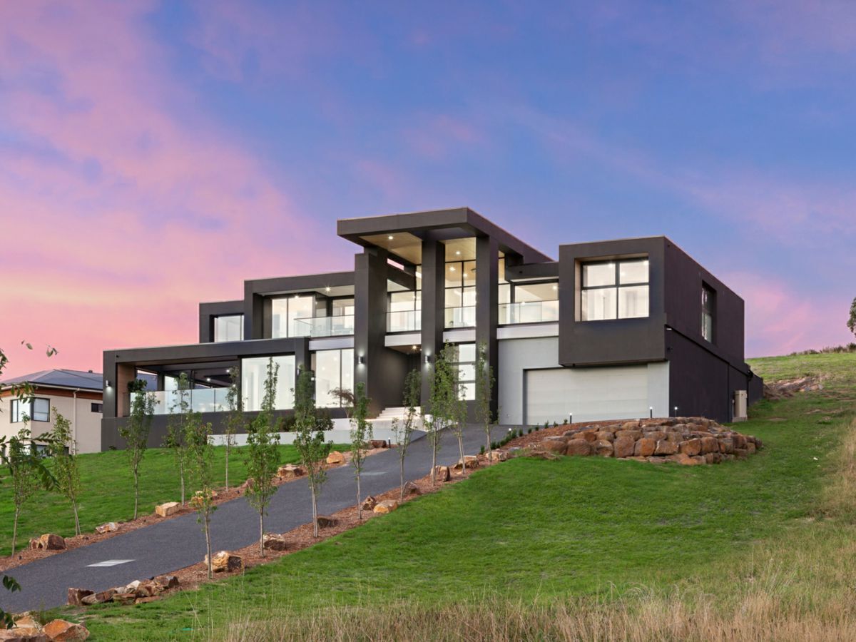 8 Sheldon Court, LYSTERFIELD, Lysterfield - Image 1