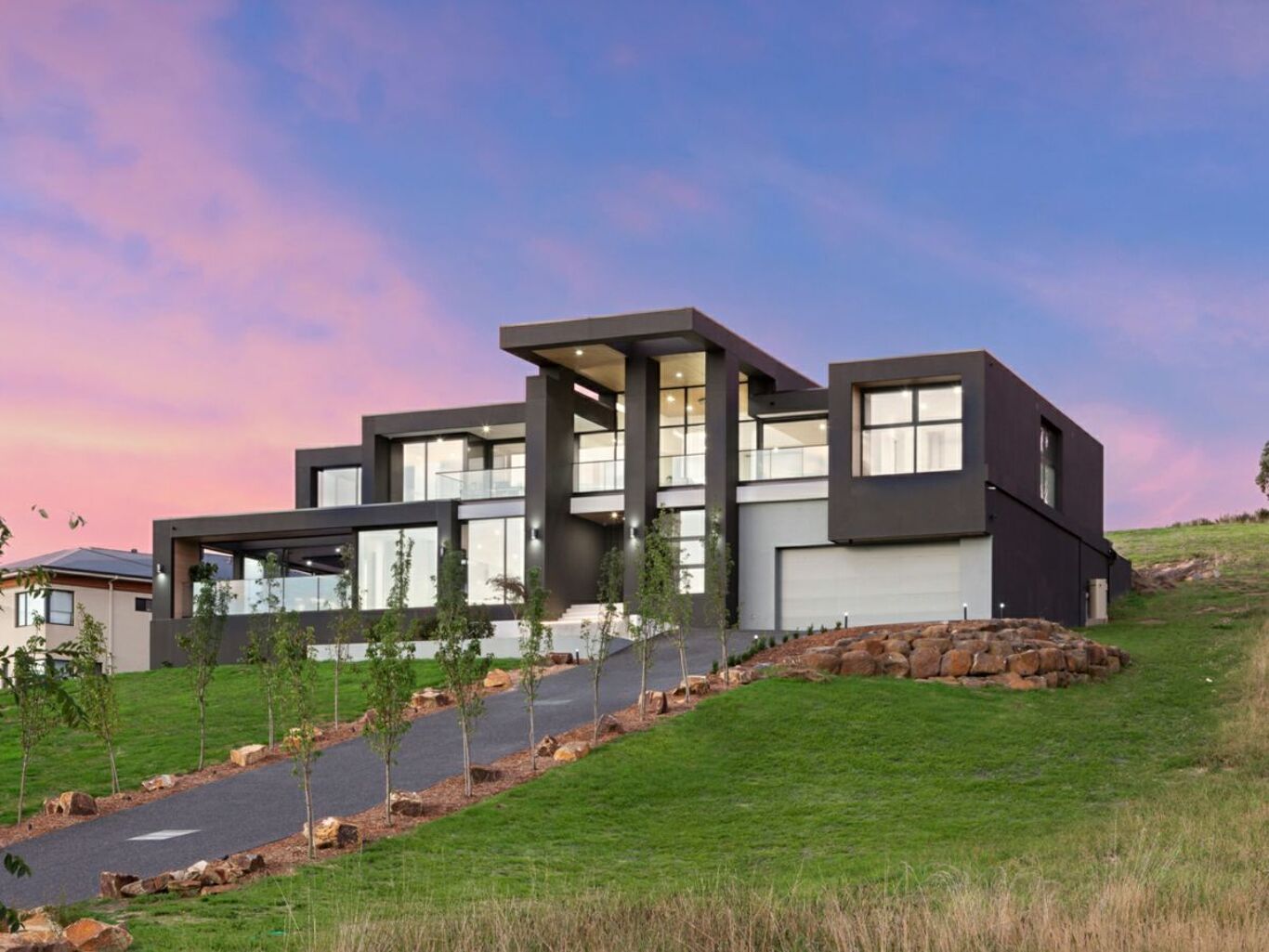 Image of 8 Sheldon Court, LYSTERFIELD