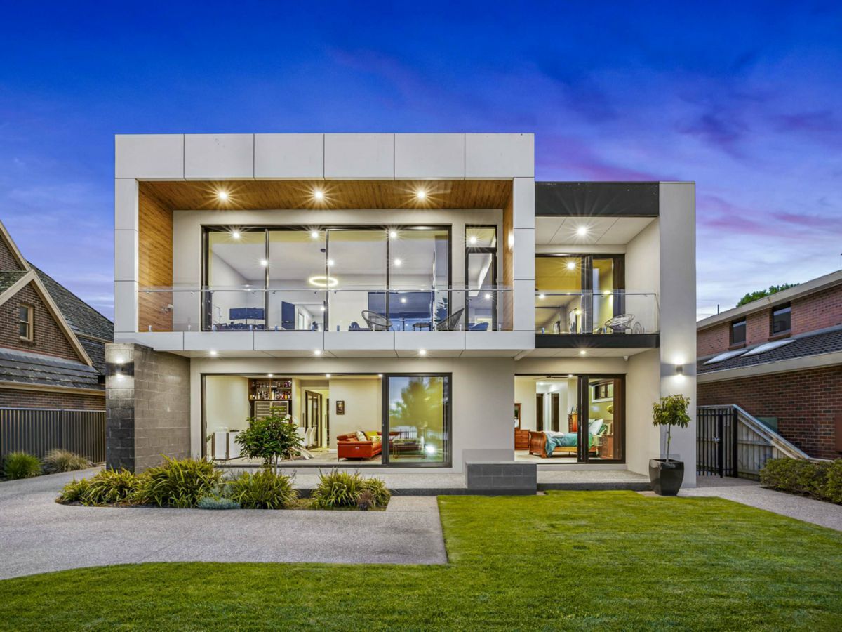 474 Wendouree Parade, LAKE WENDOUREE, Lake Wendouree - Thumbnail 2