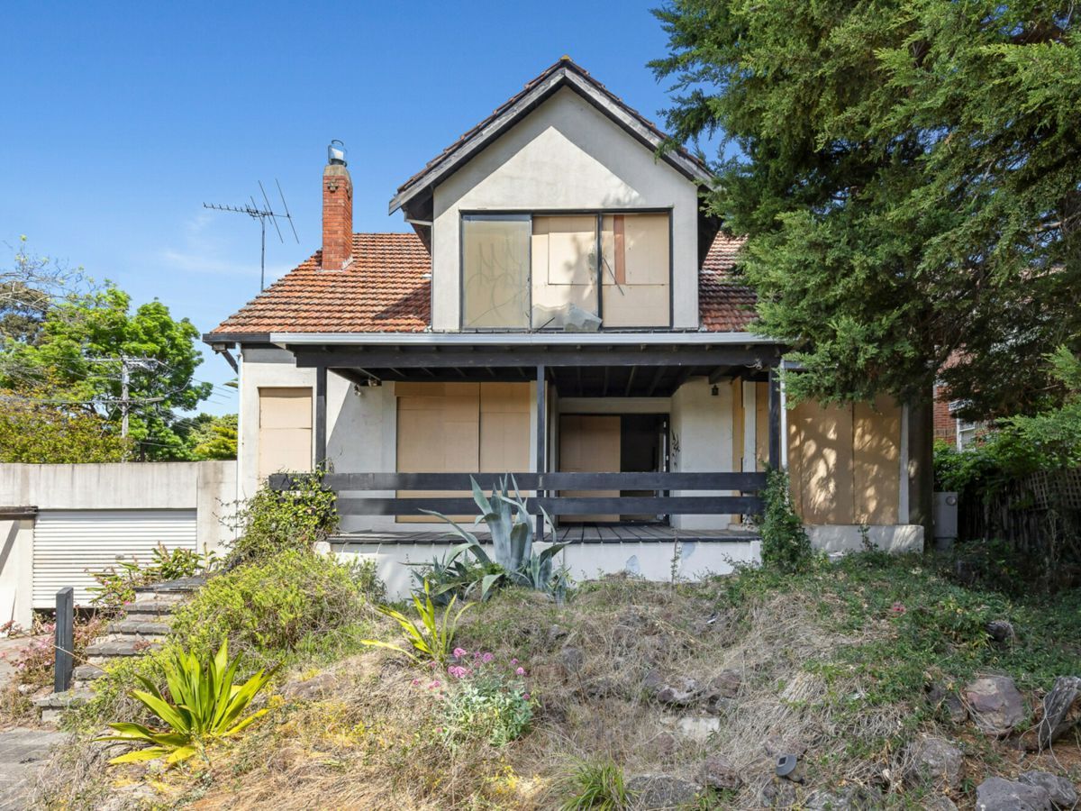 house for sale in 32 Lower Heidelberg Road, IVANHOE mcg36p18563