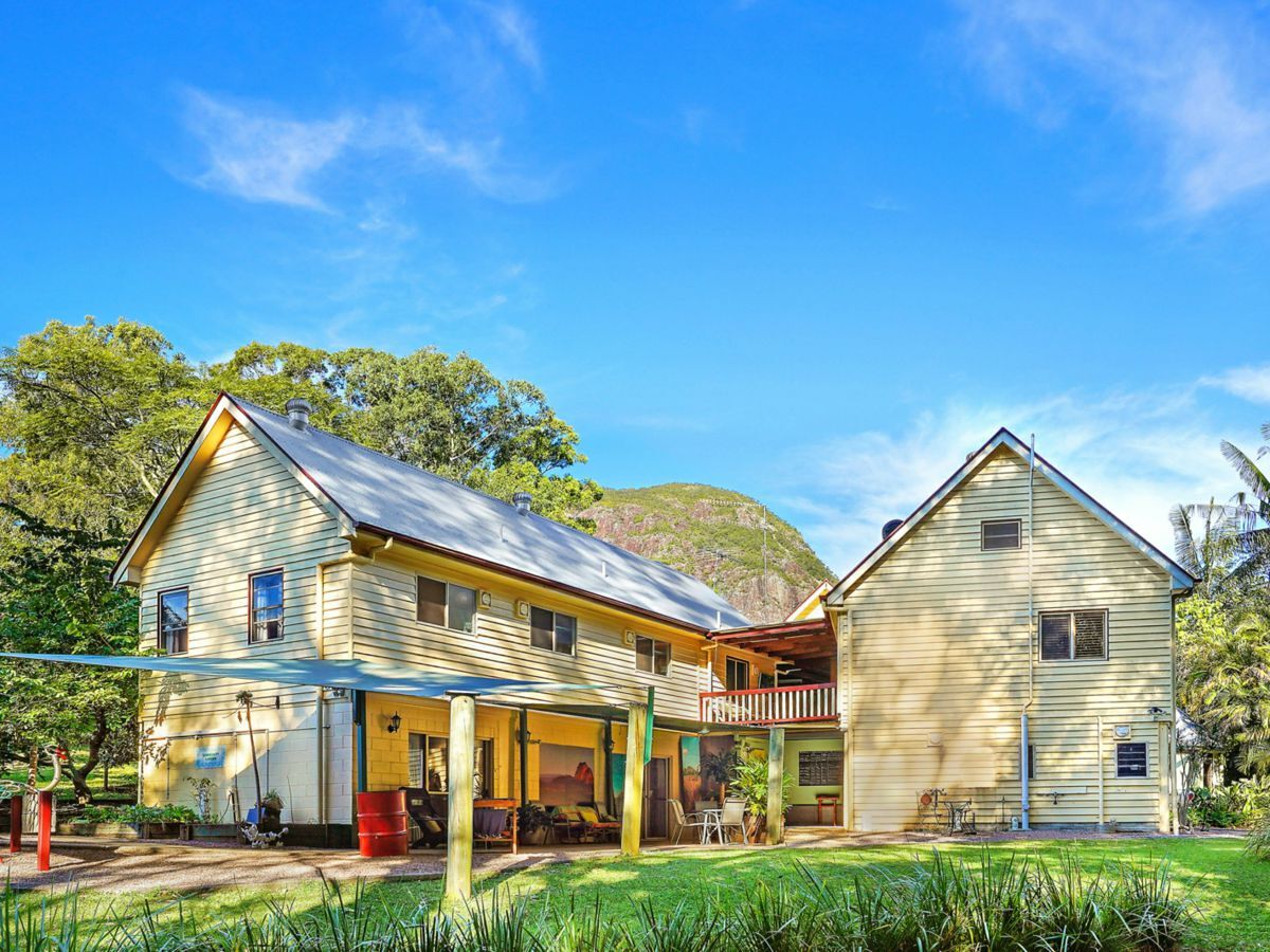 198 Barrs Road, GLASS HOUSE MOUNTAINS, Glass House Mountains - Thumbnail 7