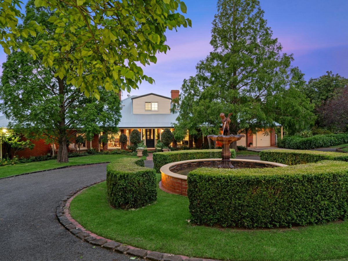 50 Lemins Road, WAURN PONDS, Waurn Ponds - Thumbnail 2
