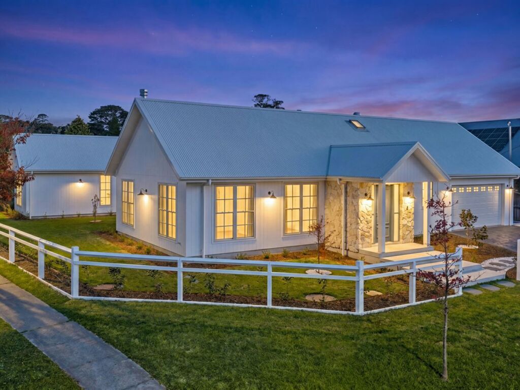 Image of 1 Betty Close, BOWRAL