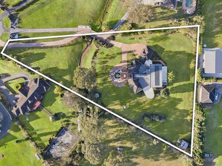Picture of 6 bedroom house for sale.