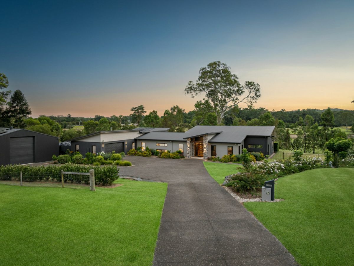 17 Durham Place, GLENVIEW
