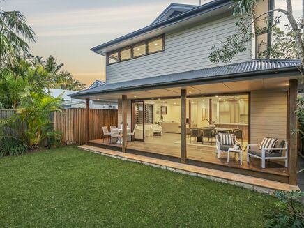 Picture of 4 bedroom house for sale.