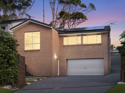 Picture of 5 bedroom house for sale.