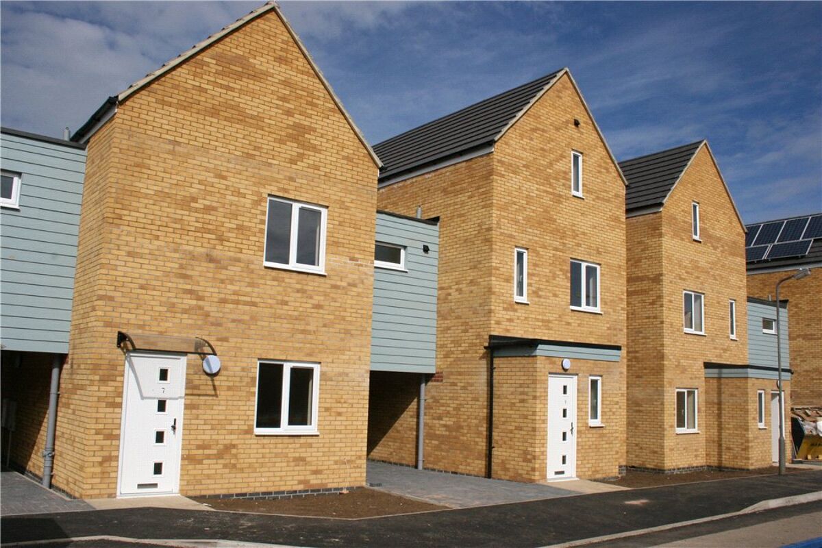 house for sale in Browne Willis Close, Bletchley, Milton Keynes, MK2