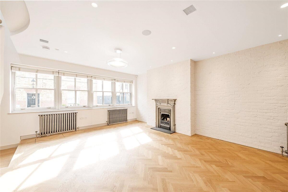 house to rent in Weymouth Mews, London, W1G MRQ012016825 Knight Frank