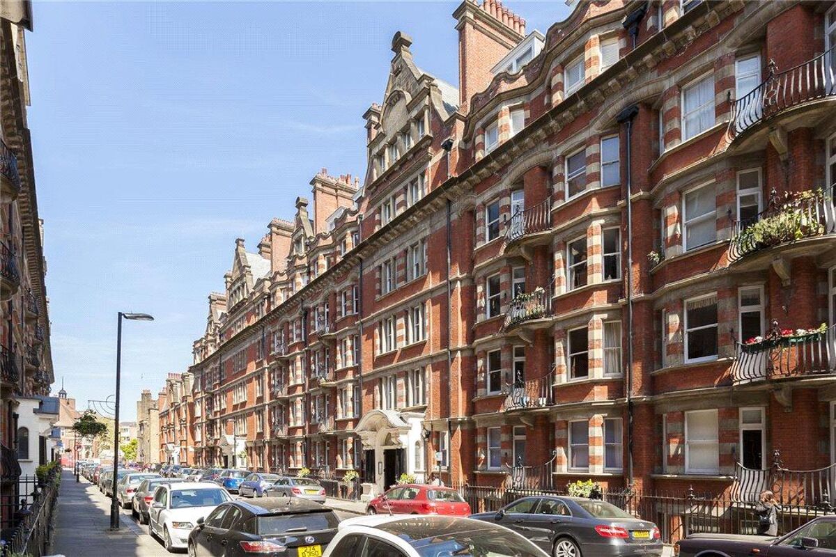 flat to rent in Clarence Gate Gardens, Glentworth Street, Marylebone