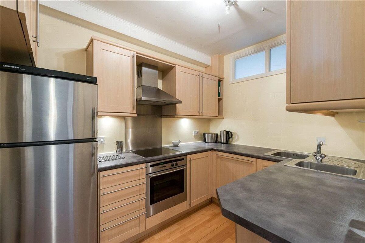 flat to rent in Clarence Gate Gardens, Glentworth Street, Marylebone