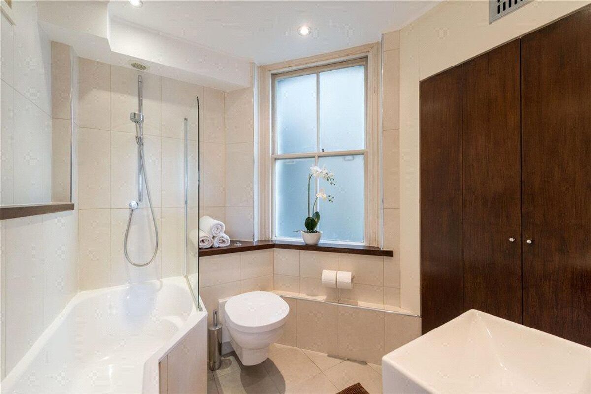 flat to rent in Clarence Gate Gardens, Glentworth Street, Marylebone