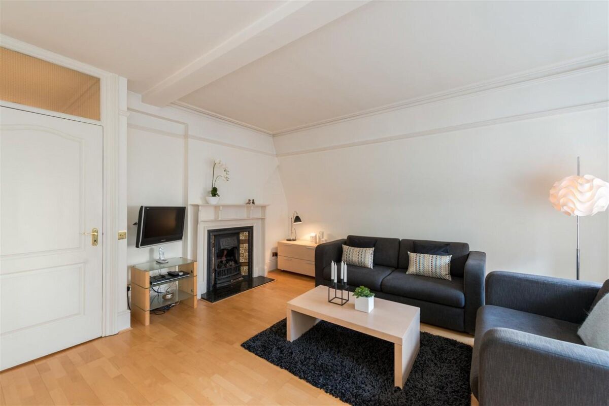 flat to rent in Clarence Gate Gardens, Glentworth Street, Marylebone