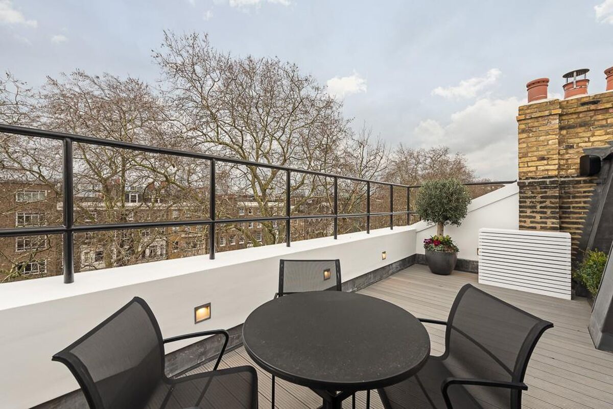 flat to rent in Montagu Square, London, W1H MRQ012088037 Knight Frank