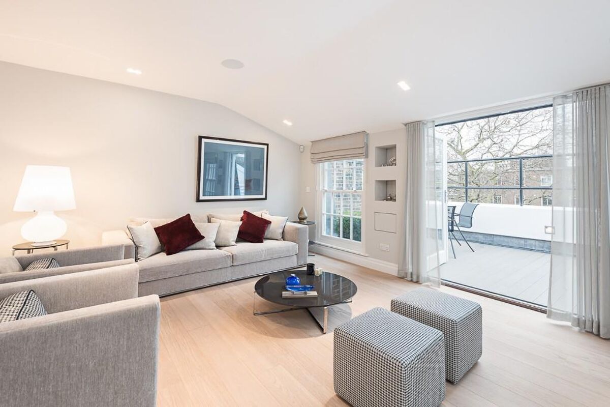 flat to rent in Montagu Square, London, W1H MRQ012088037 Knight Frank