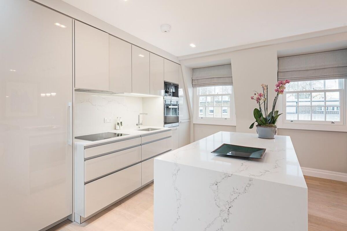 flat to rent in Montagu Square, London, W1H MRQ012088037 Knight Frank