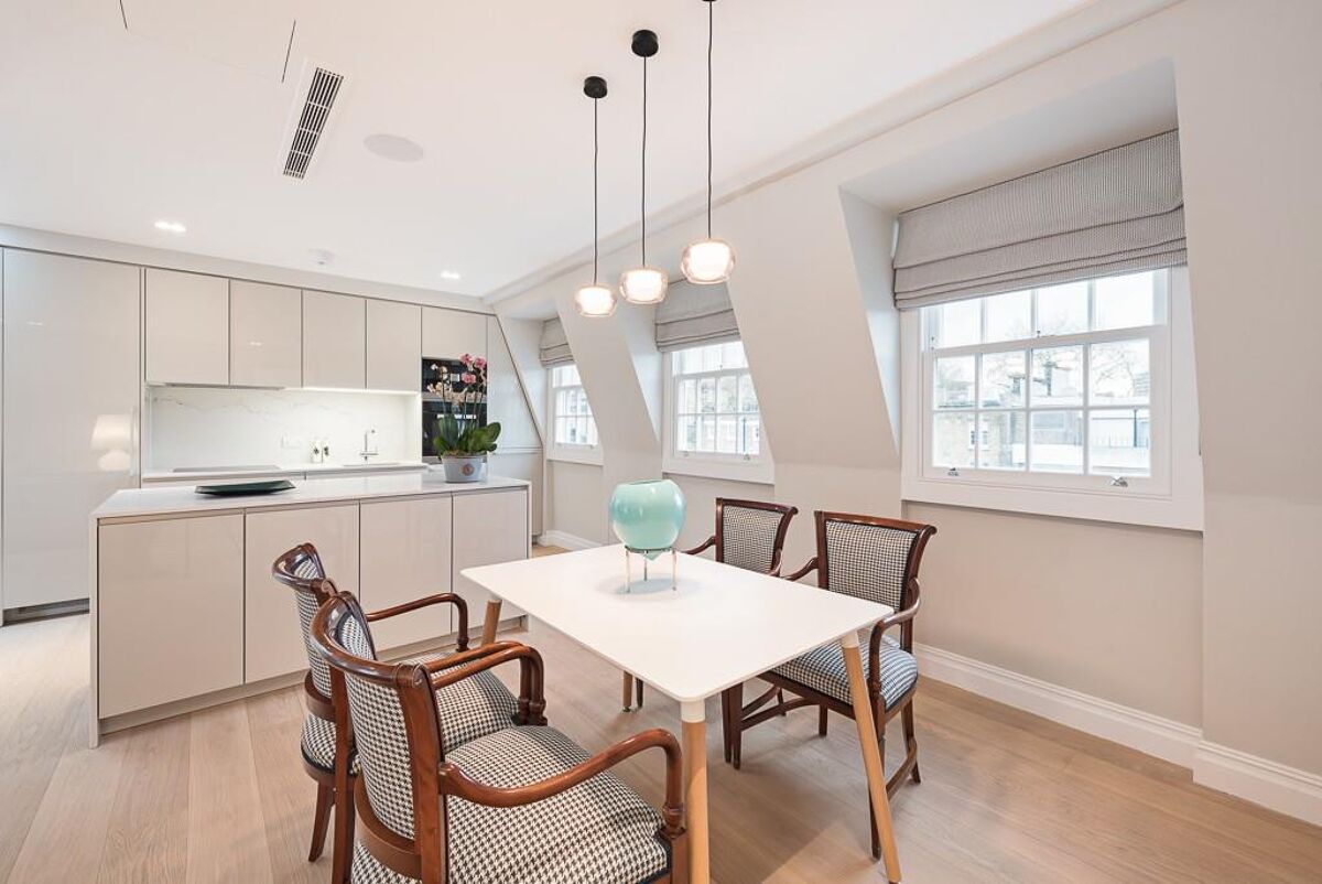 flat to rent in Montagu Square, London, W1H MRQ012088037 Knight Frank