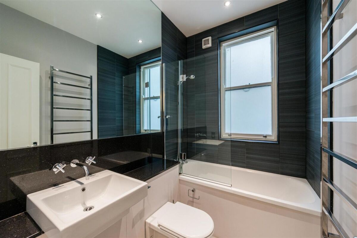 flat to rent in Bedford Court Mansions, Bedford Avenue, Bloomsbury