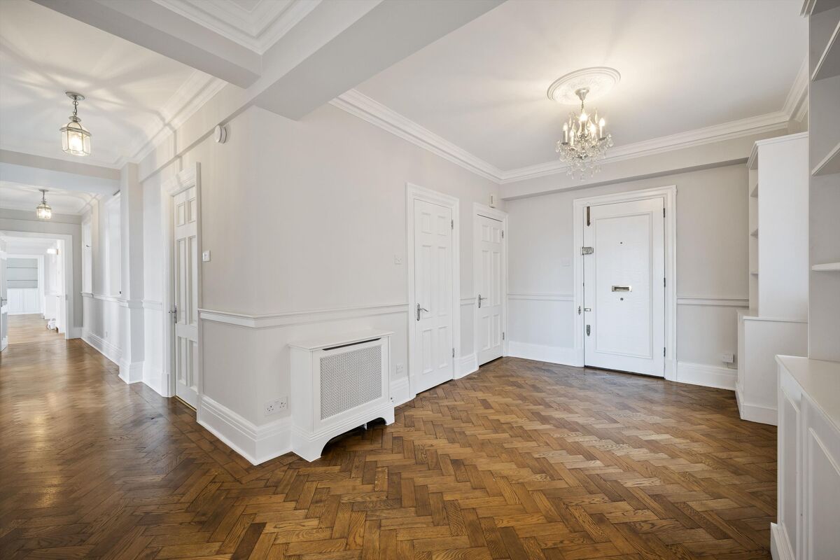 flat to rent in Chiltern Court, Baker Street, London, NW1