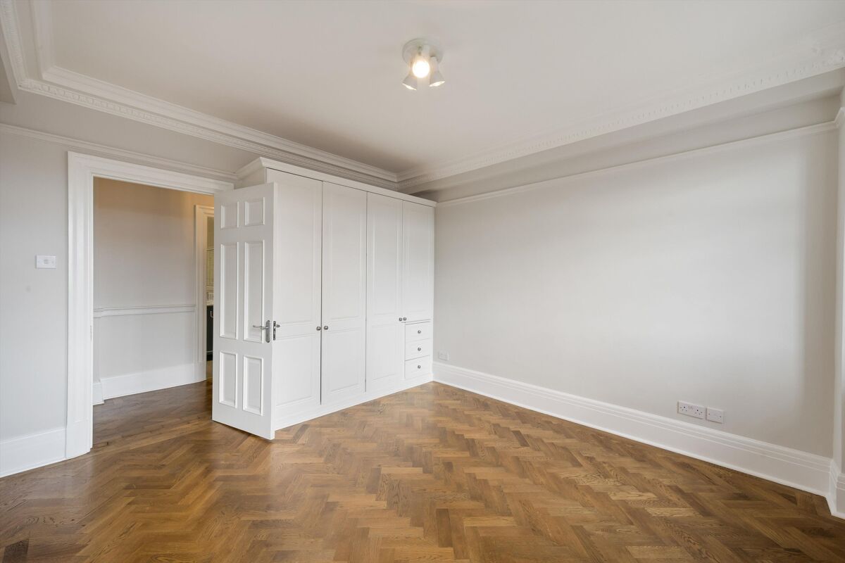 flat to rent in Chiltern Court, Baker Street, London, NW1