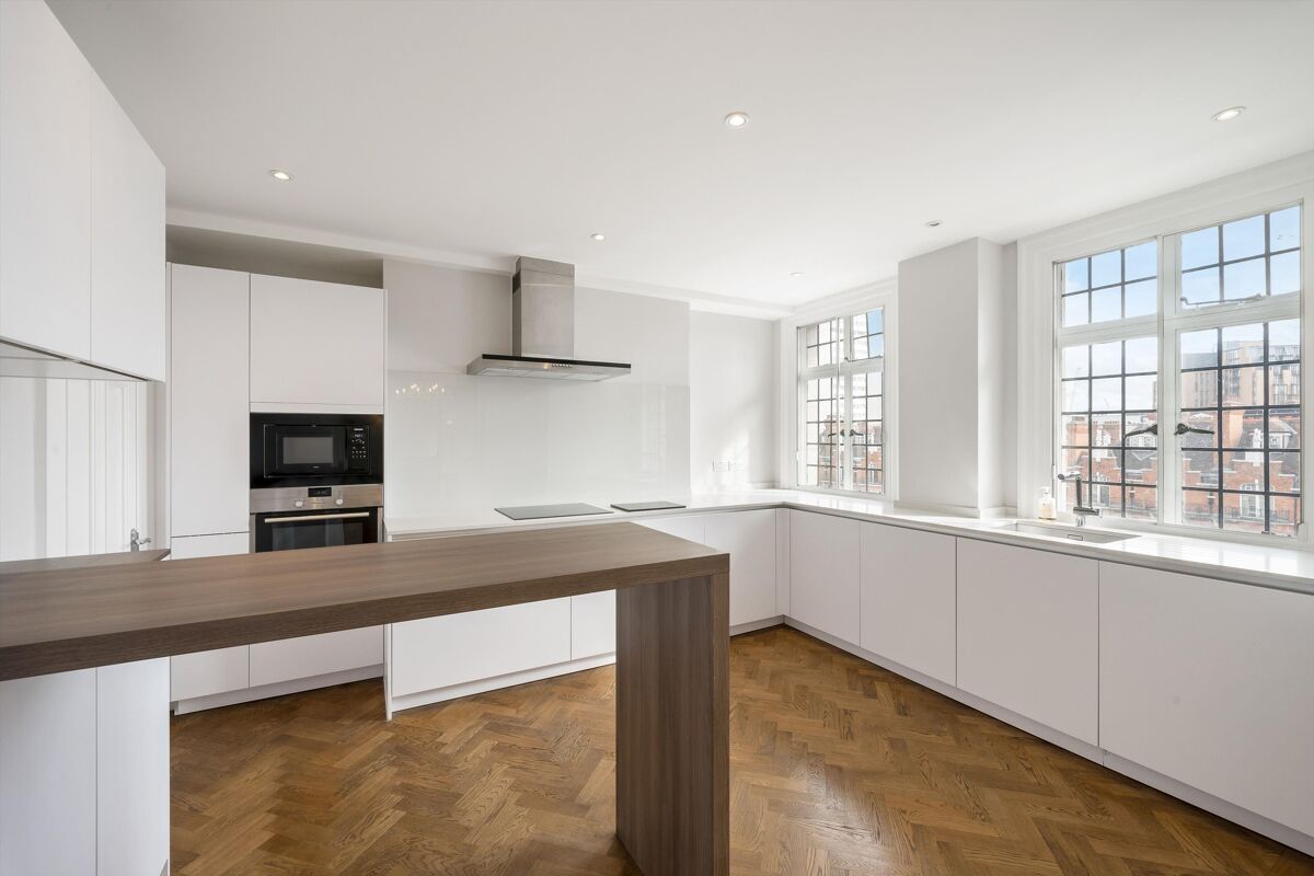 flat to rent in Chiltern Court, Baker Street, London, NW1