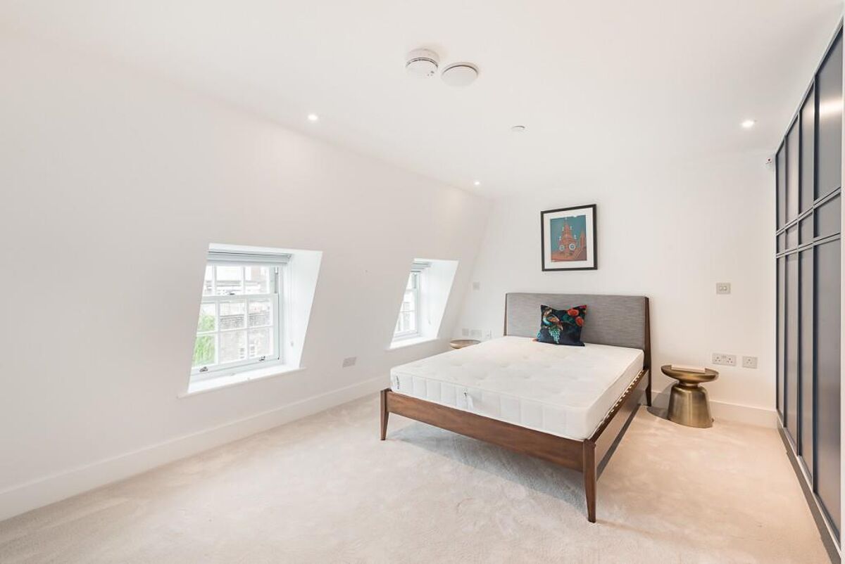 flat to rent in Charlotte Street, Fitzrovia, London, W1T MRQ012204846
