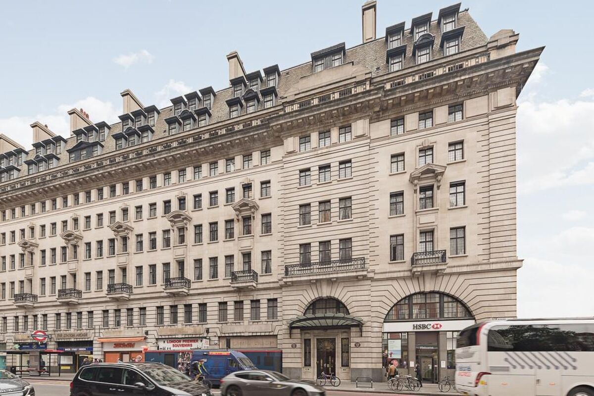 flat to rent in Chiltern Court, Baker Street, London, NW1