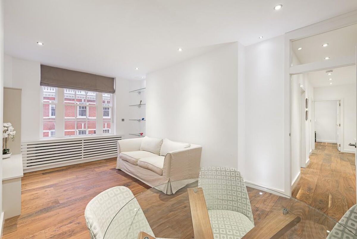 flat to rent in Basildon Court, Devonshire Street, Marylebone, London