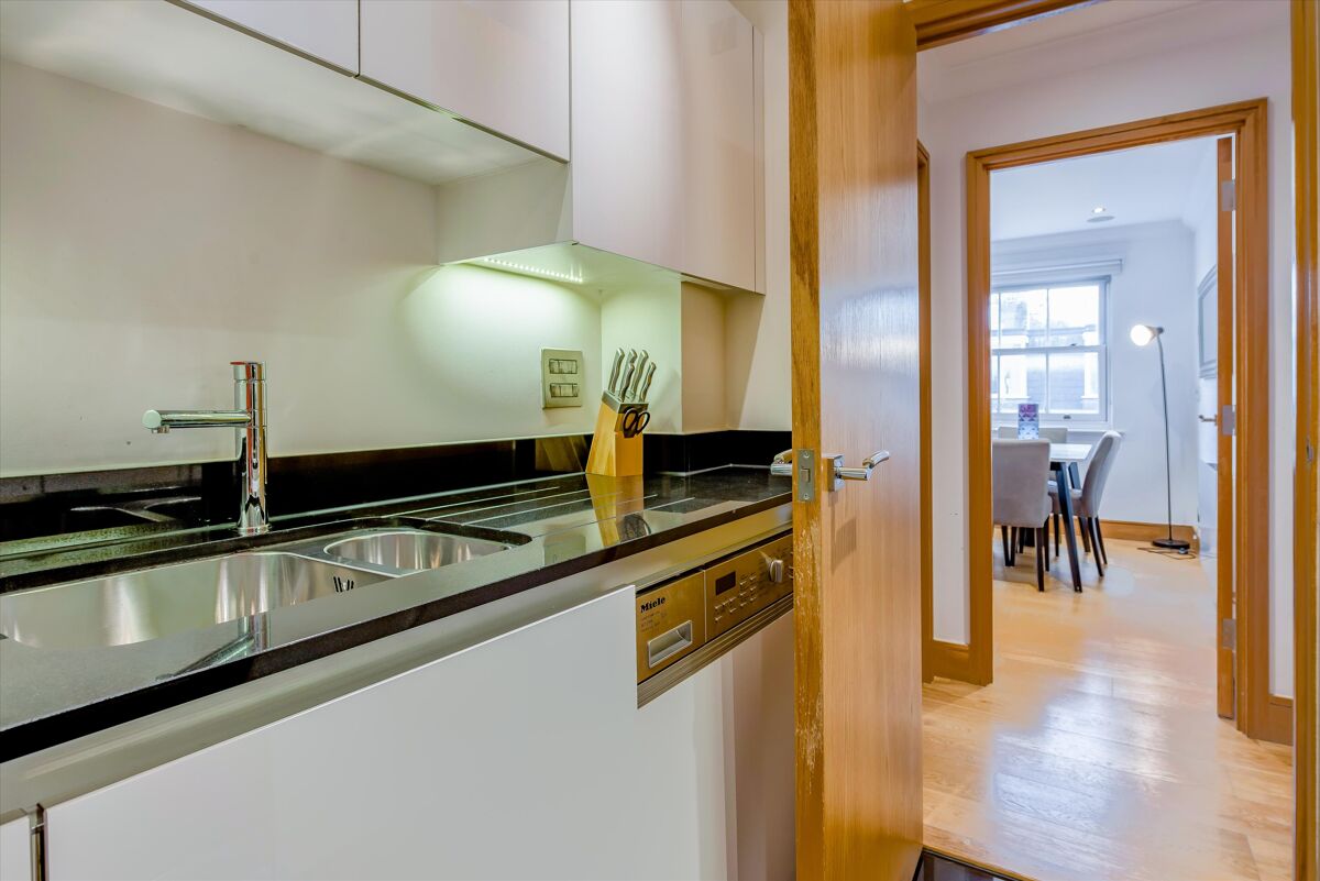 flat to rent in Crawford Street, Marylebone W1H MRQ012289330 Knight