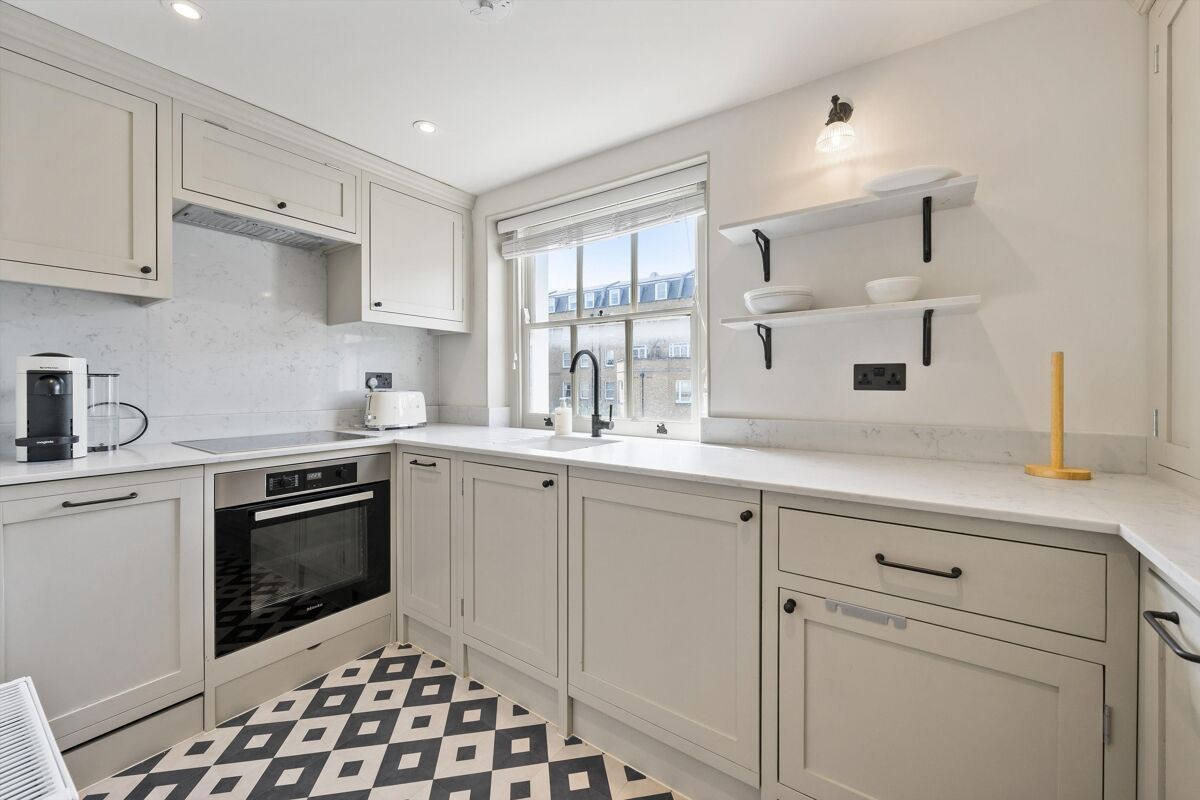 flat to rent in Montagu Square, Marylebone, London, W1H MRQ012297895