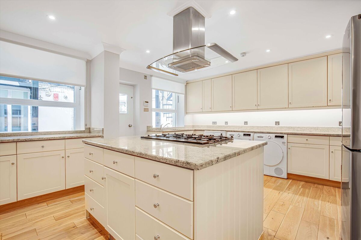 flat to rent in Weymouth Street, Marylebone, London, W1G MRQ012304333 Knight Frank