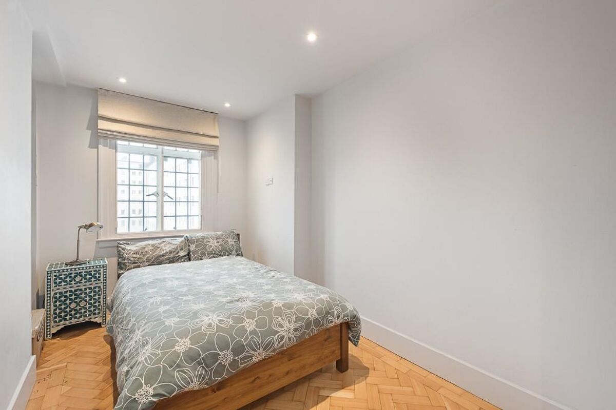 flat to rent in Chiltern Court, Baker Street, London, NW1
