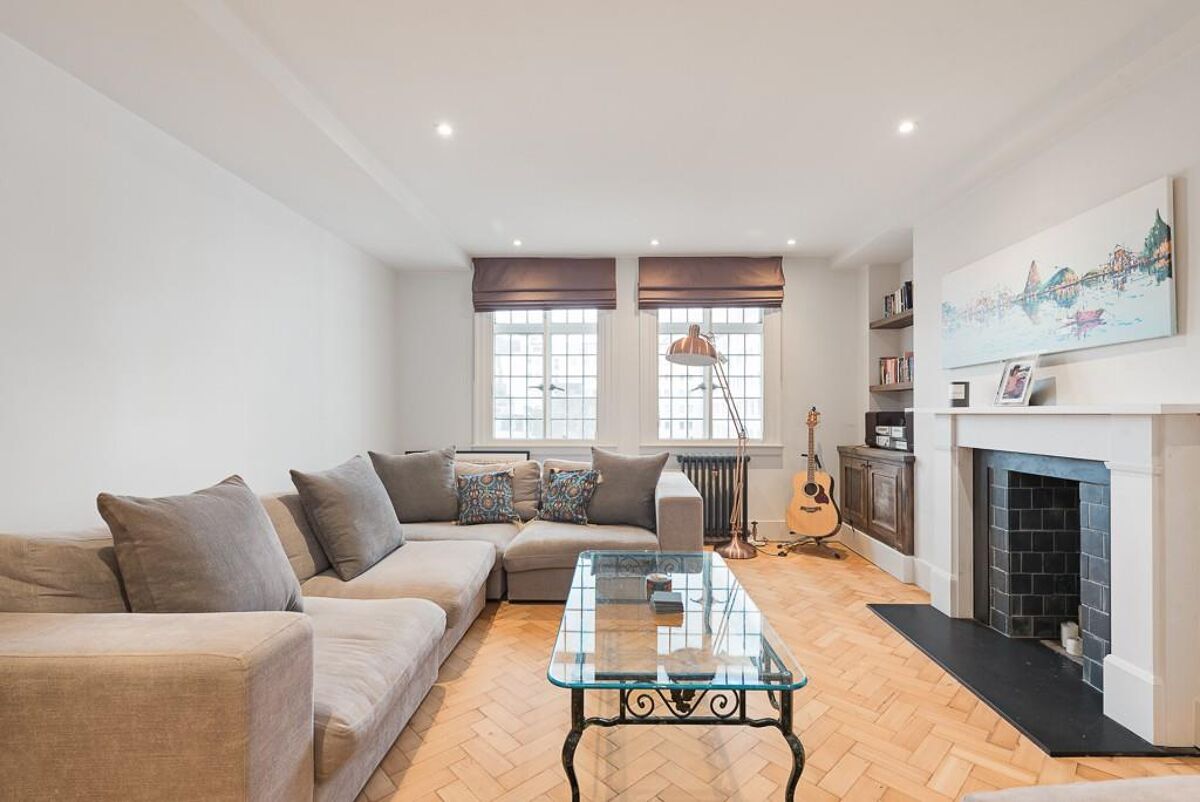 flat to rent in Chiltern Court, Baker Street, London, NW1