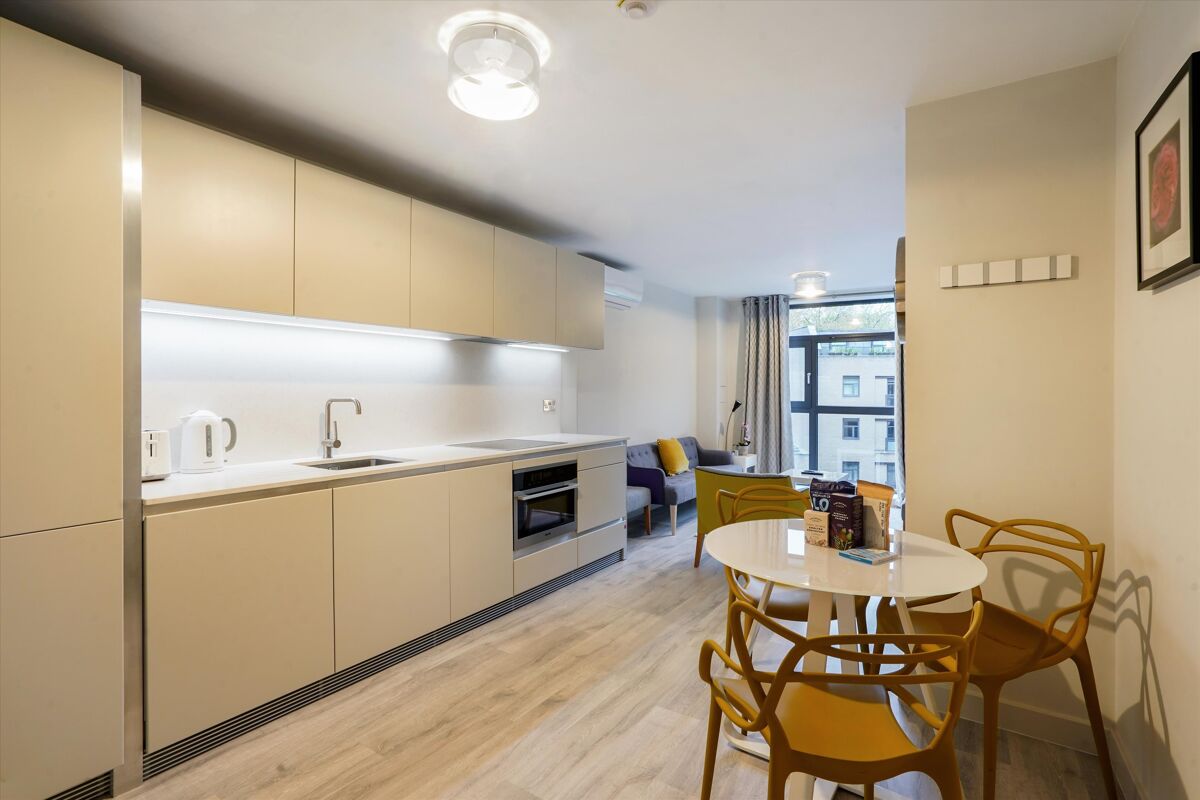flat to rent in Blandford Street, London, W1U MRQ012370554 Knight Frank