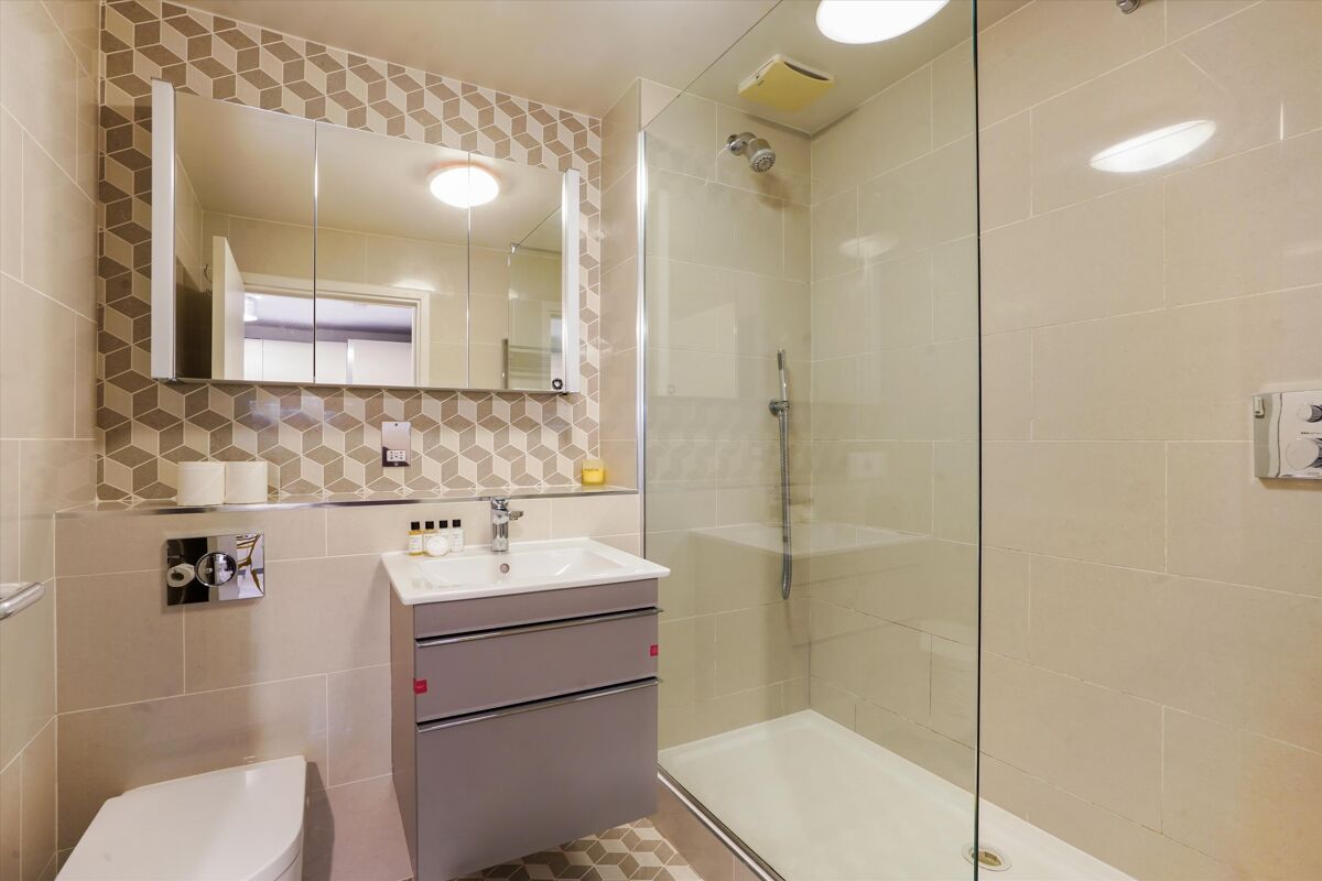 flat to rent in Blandford Street, London, W1U MRQ012370554 Knight Frank