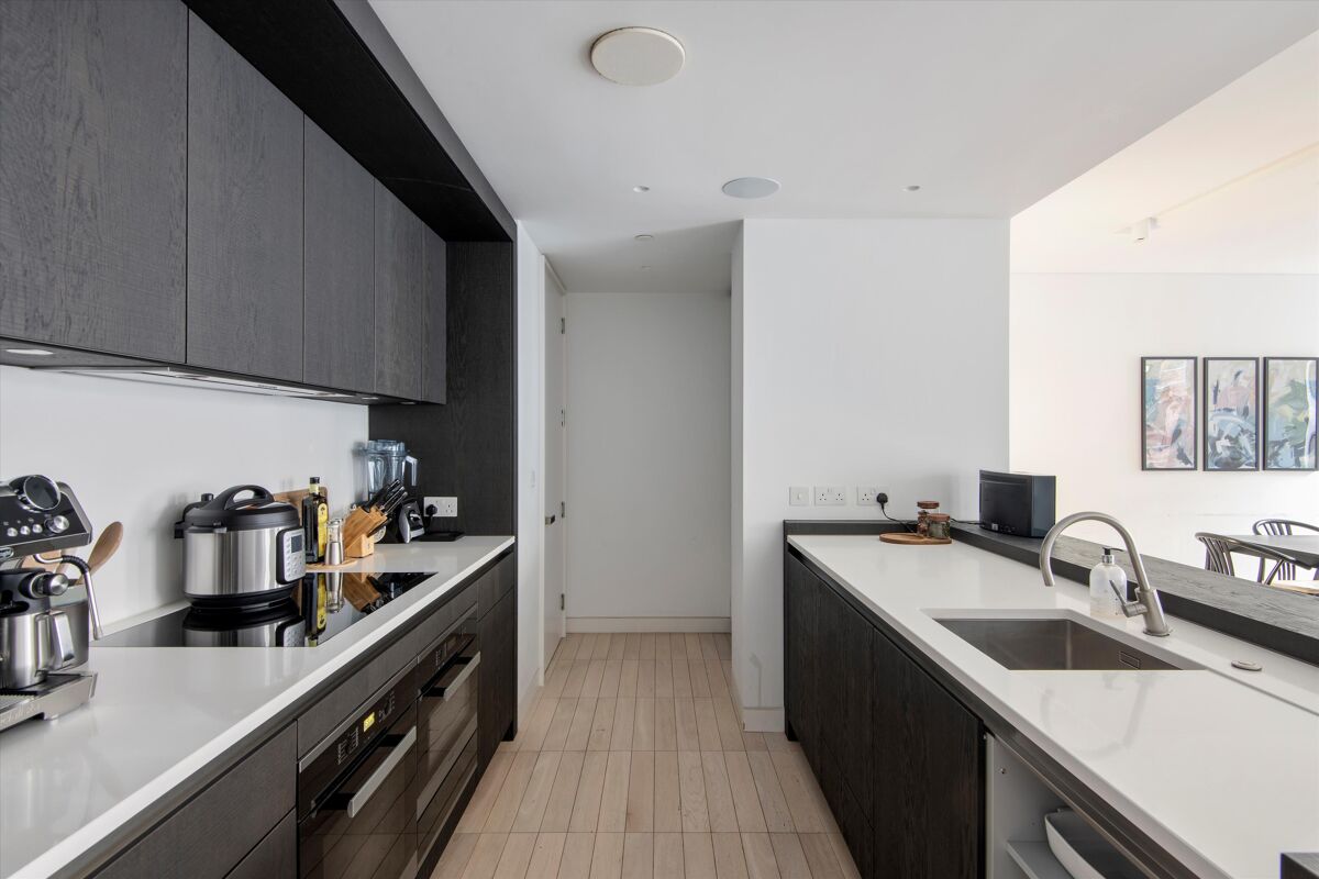 flat to rent in Cork Street, London, W1S MRQ012384220 Knight Frank