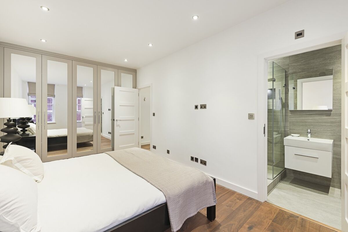 flat to rent in Basildon Court, Devonshire Street, London, W1G