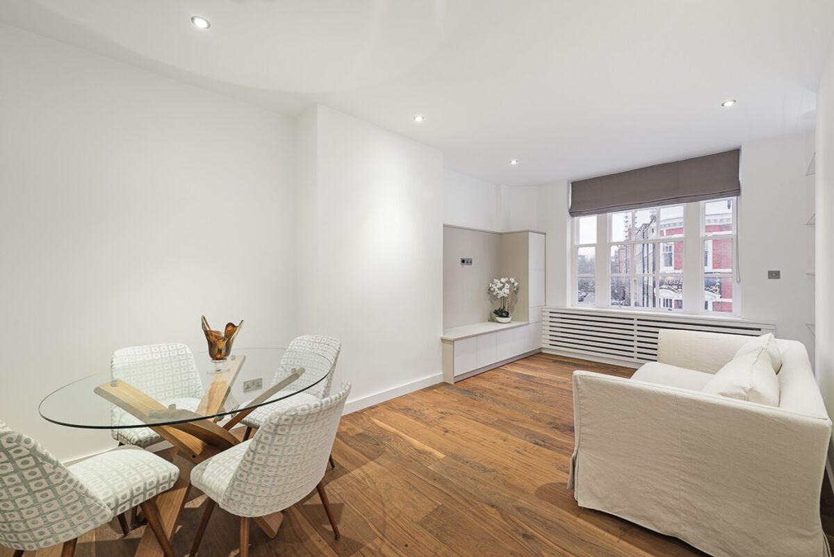 flat to rent in Basildon Court, Devonshire Street, London, W1G