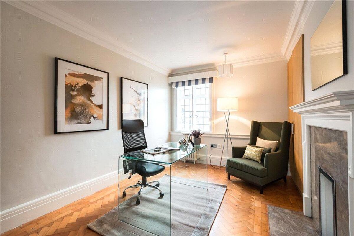 flat for sale in Chiltern Court, Baker Street, Marylebone, London, NW1