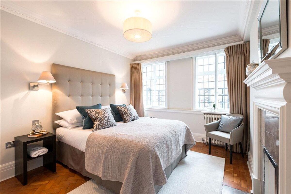 flat for sale in Chiltern Court, Baker Street, Marylebone, London, NW1