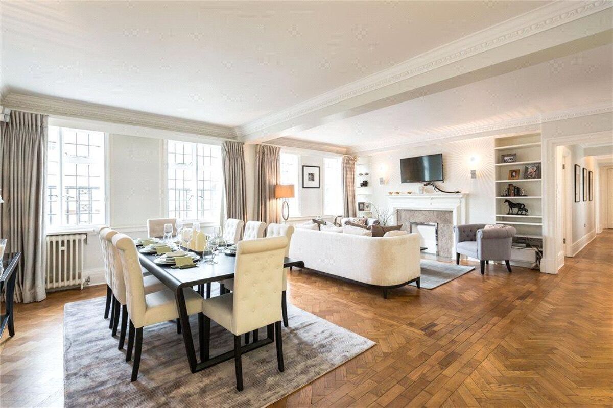 flat for sale in Chiltern Court, Baker Street, Marylebone, London, NW1