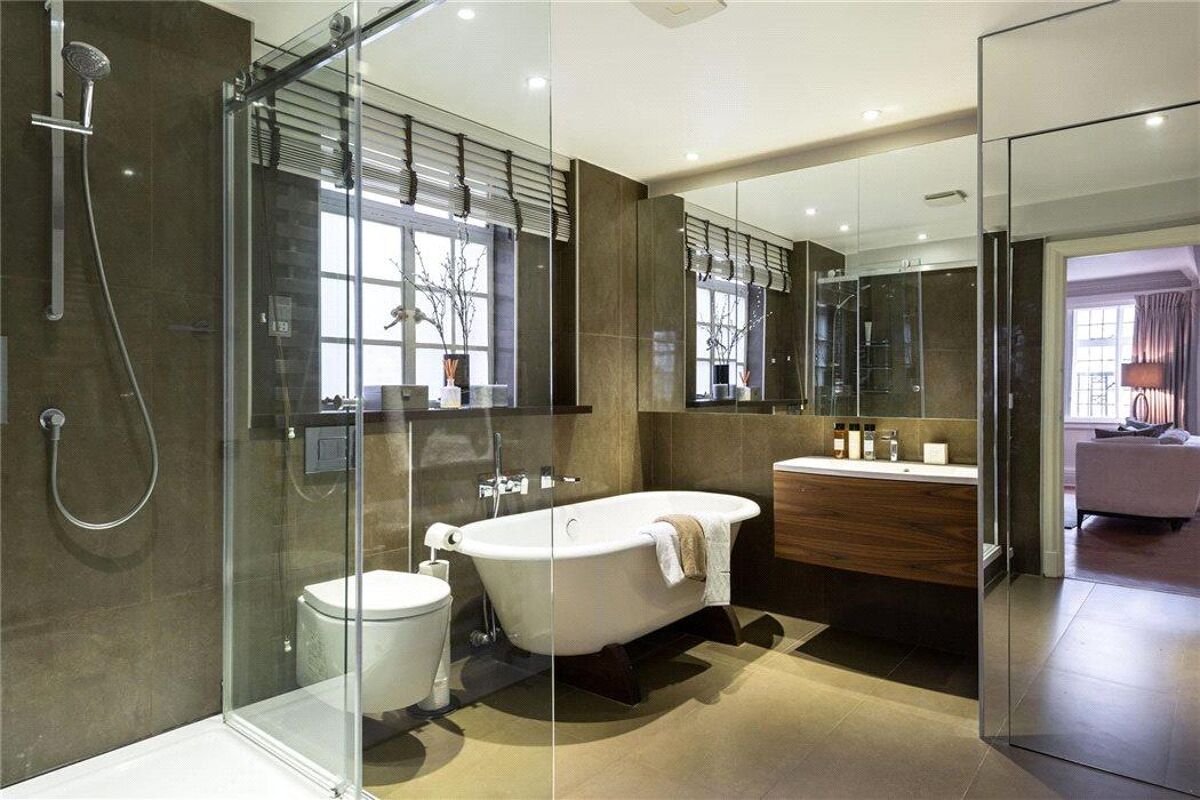 flat for sale in Chiltern Court, Baker Street, Marylebone, London, NW1