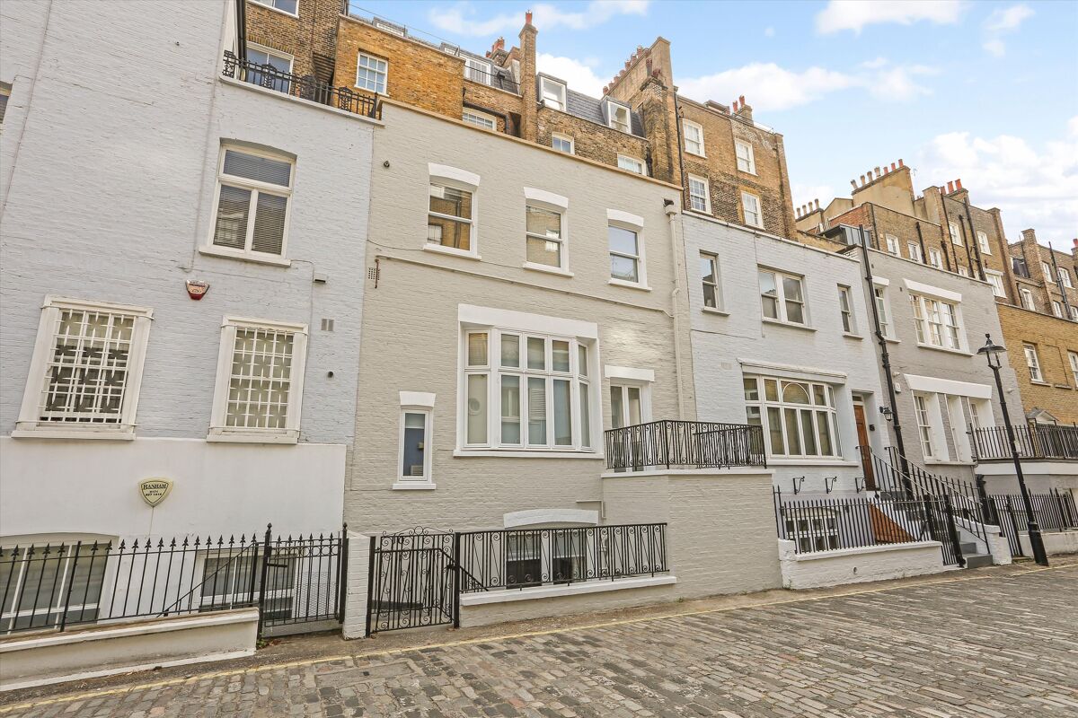 house for sale in Montagu Mews West, London, W1H MRY012281511