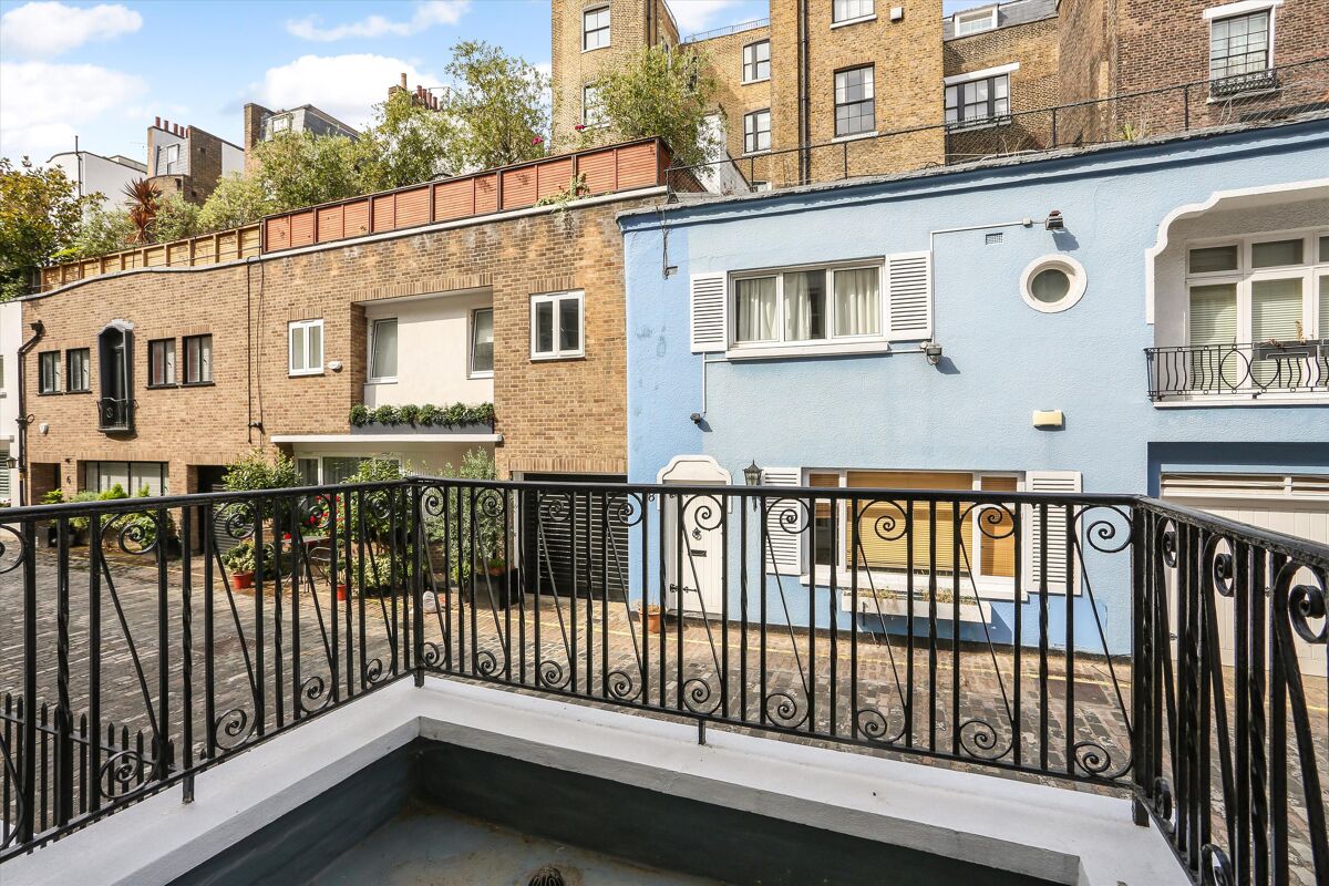 house for sale in Montagu Mews West, London, W1H MRY012281511