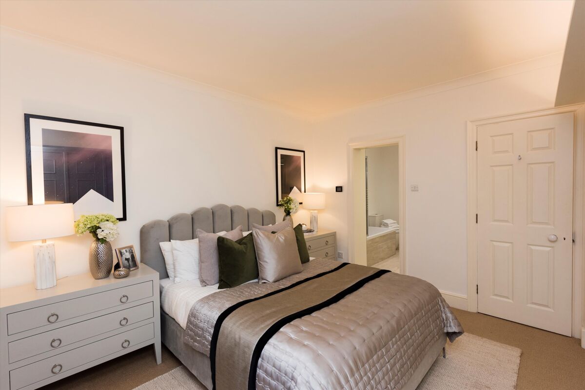 flat for sale in Connaught Square, London, W2. MRY012289728 Knight