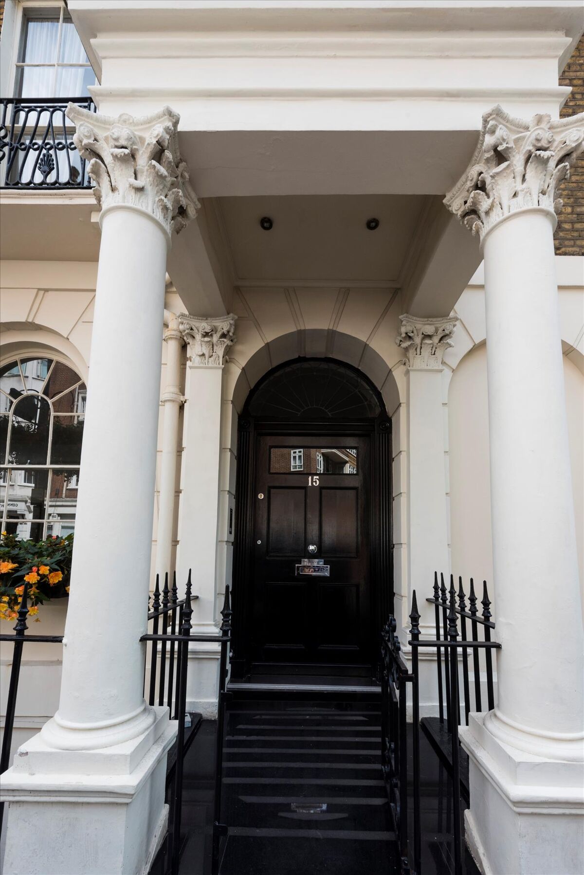 flat for sale in Connaught Square, London, W2. MRY012289728 Knight
