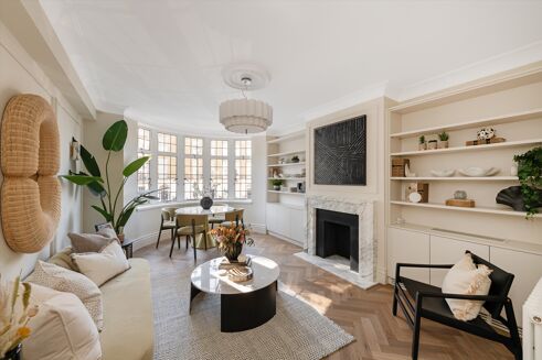 Picture of 2 bedroom flat for sale.