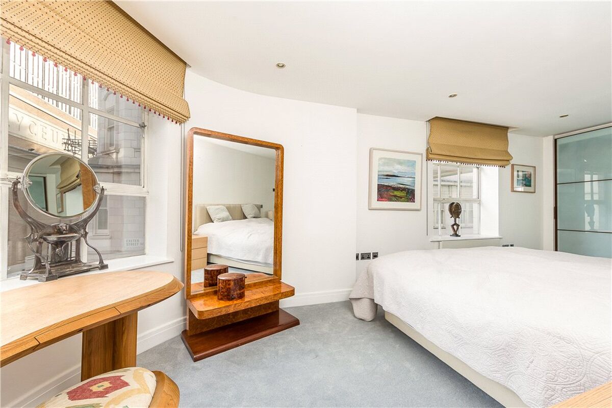 flat for sale in Harlequin Court, 20 Tavistock Street, Covent Garden