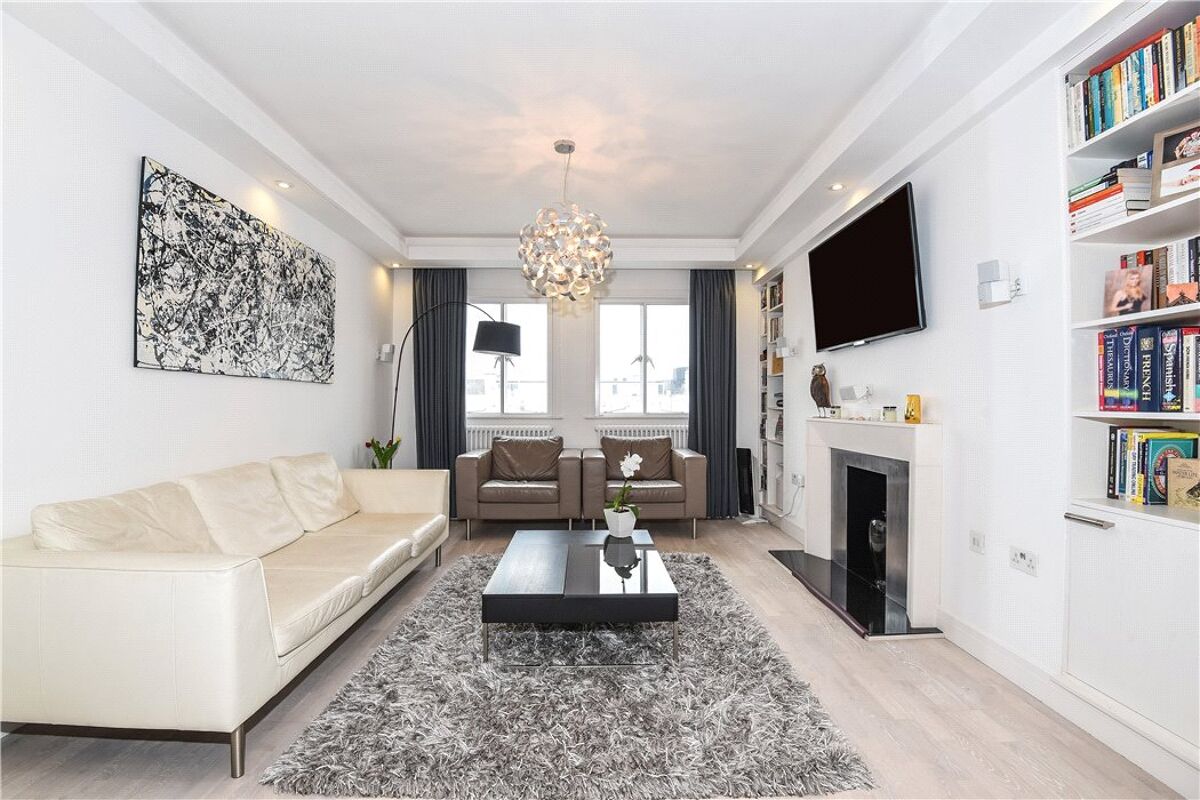 flat for sale in Chiltern Court, Baker Street, London, NW1 MRY160070