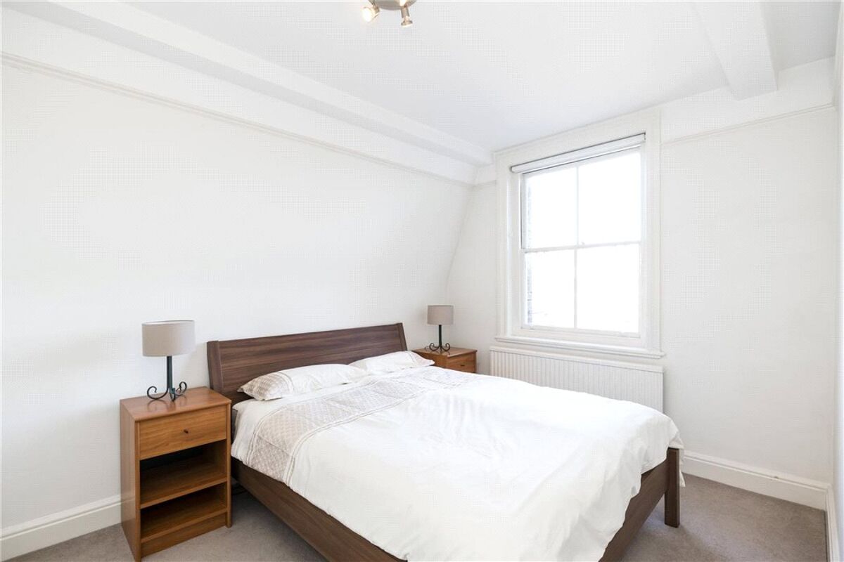 flat for sale in Clarence Gate Gardens, Glentworth Street, Marylebone